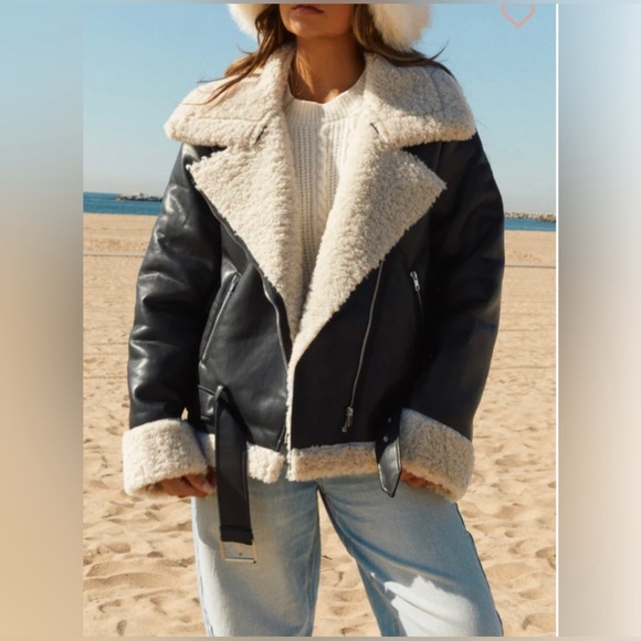 MISS LOLA MARITZA - BLACK
SHORT PU COAT - Picture 3 of 4